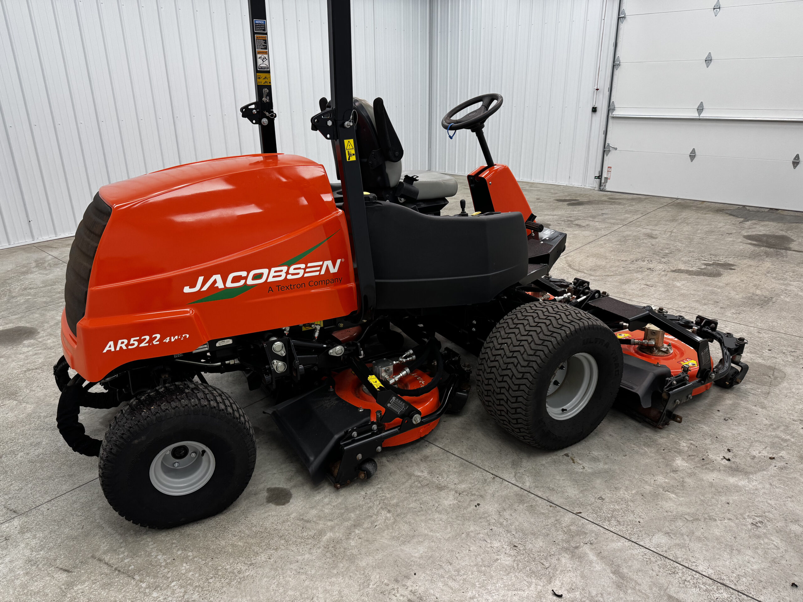2016 Jacobsen AR522 Diesel 4WD Contouring Rotary Mower - Image 5
