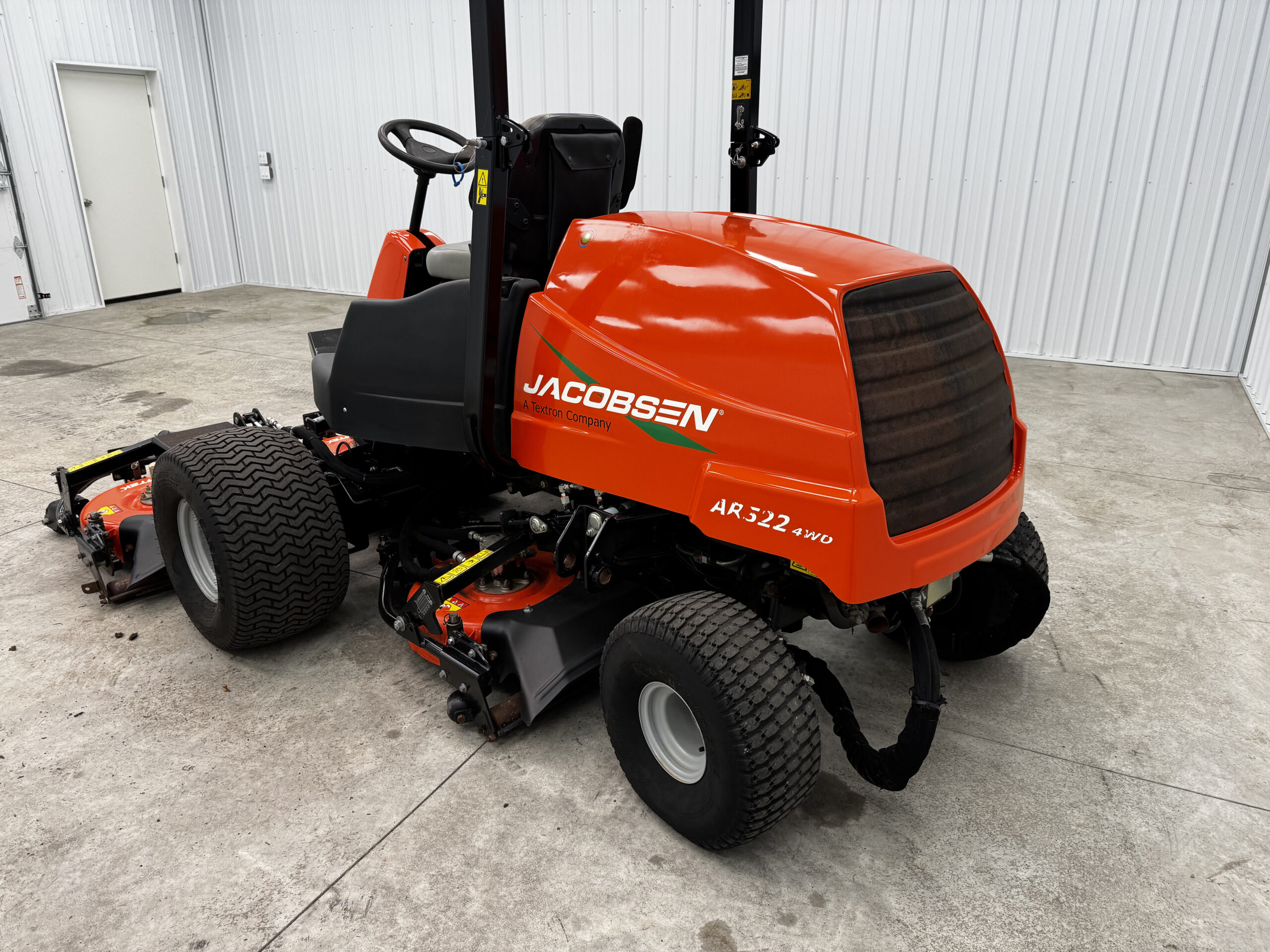 2016 Jacobsen AR522 Diesel 4WD Contouring Rotary Mower - Image 6