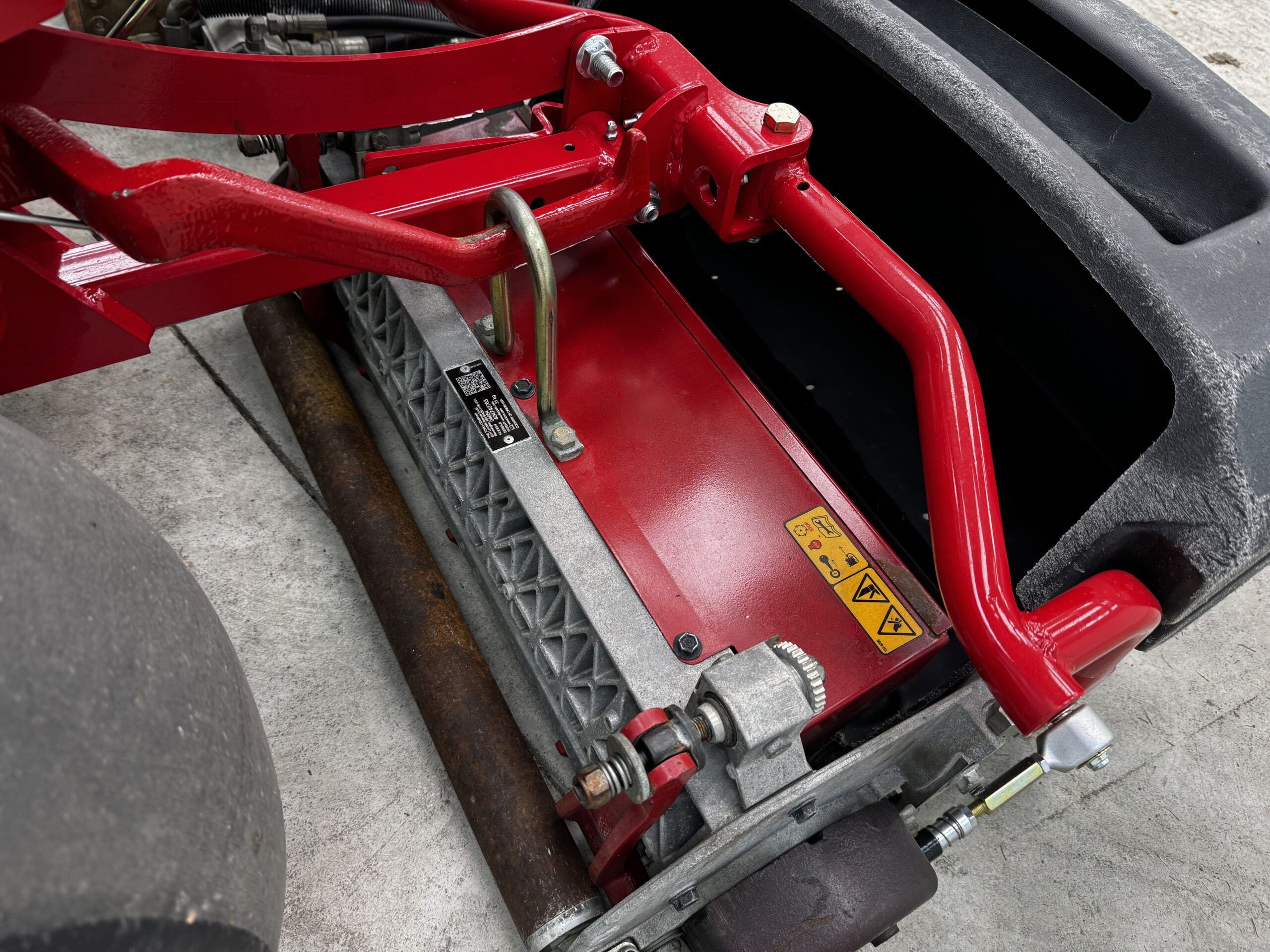 2019 Toro Greensmaster 3250 Diesel 3WD Greensmower - Image 8