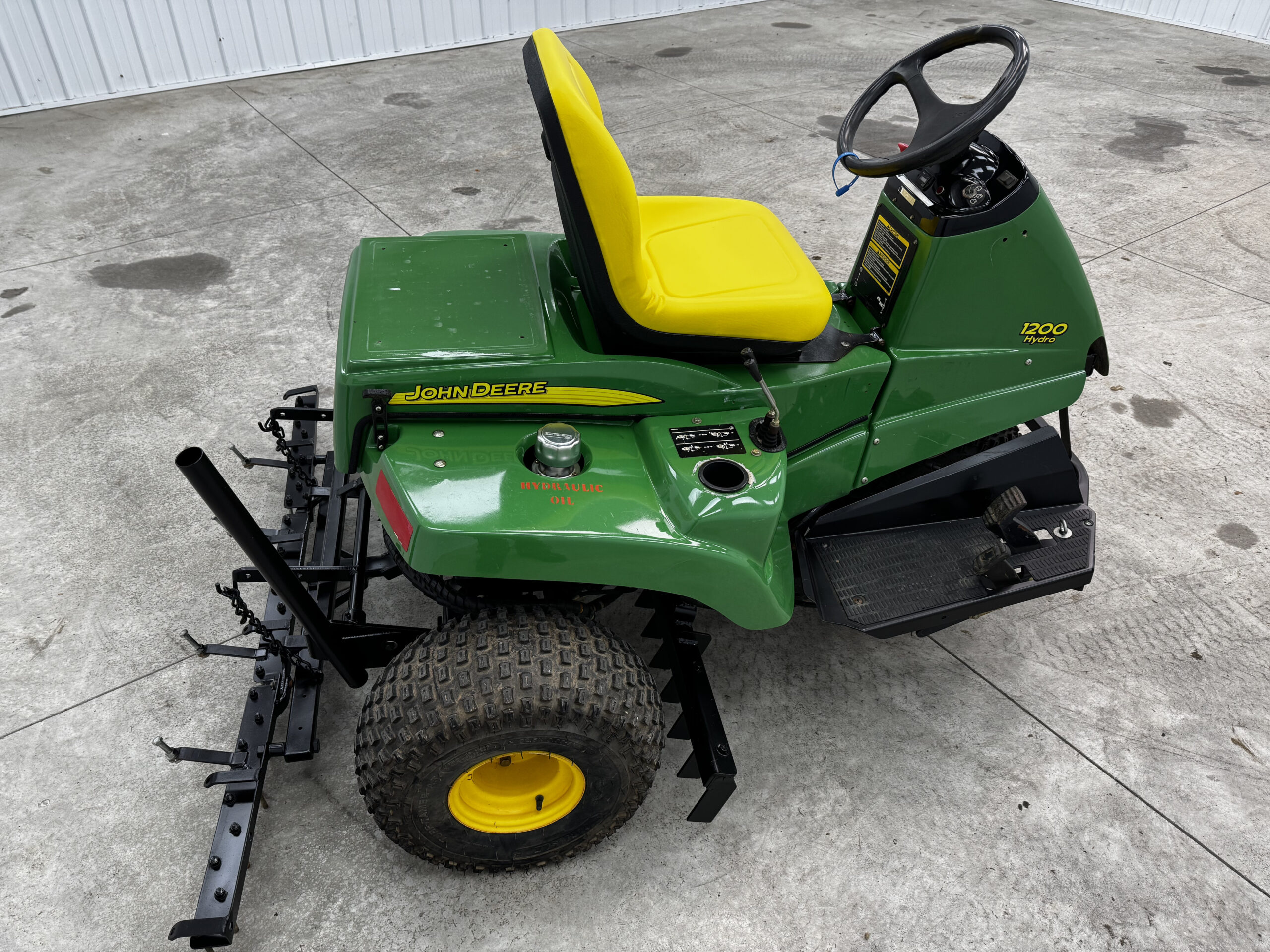 2019 John Deere 1200H Gas 3WD Bunker and Field Rake - Image 6