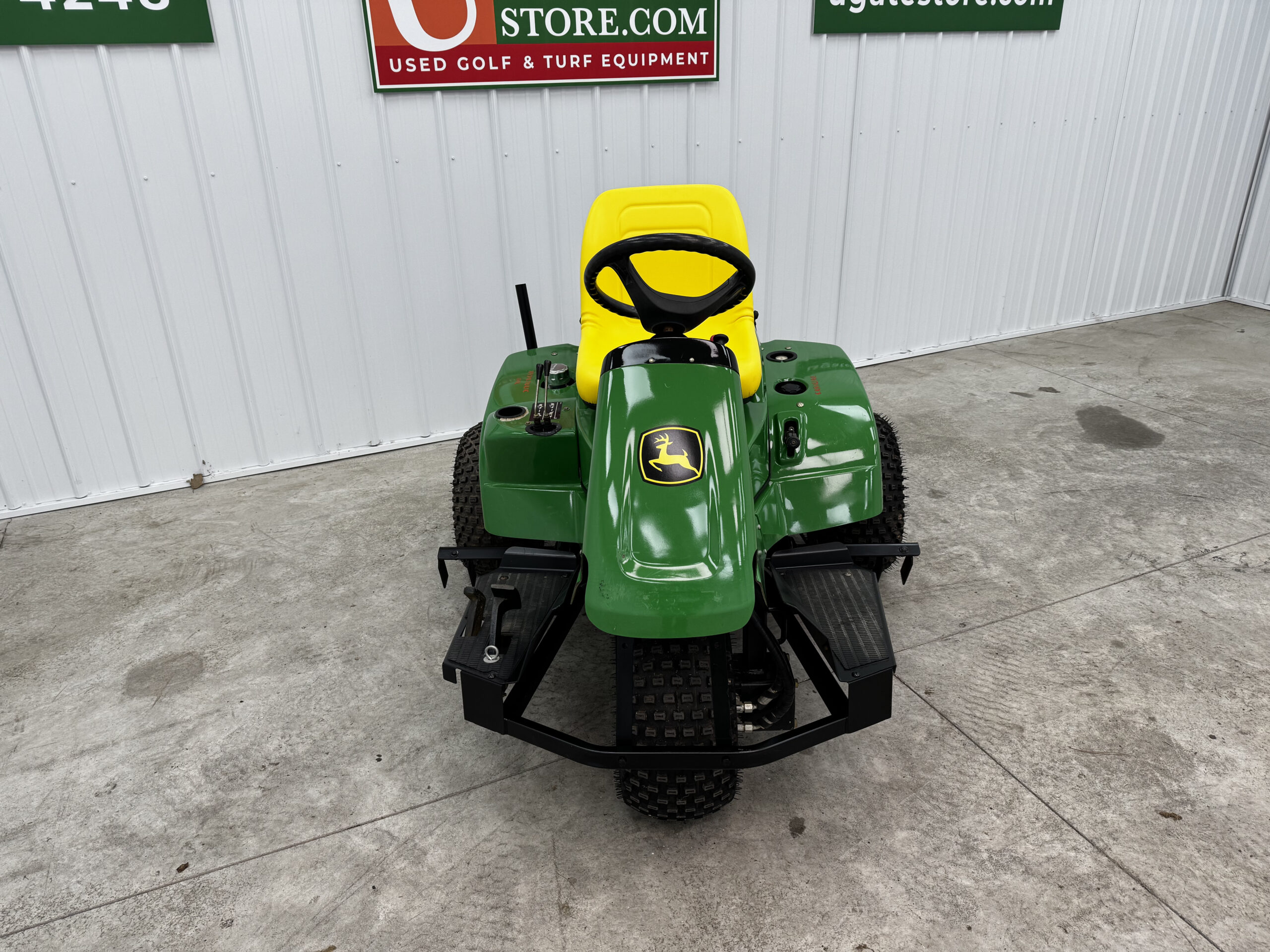 2019 John Deere 1200H Gas 3WD Bunker and Field Rake - Image 4