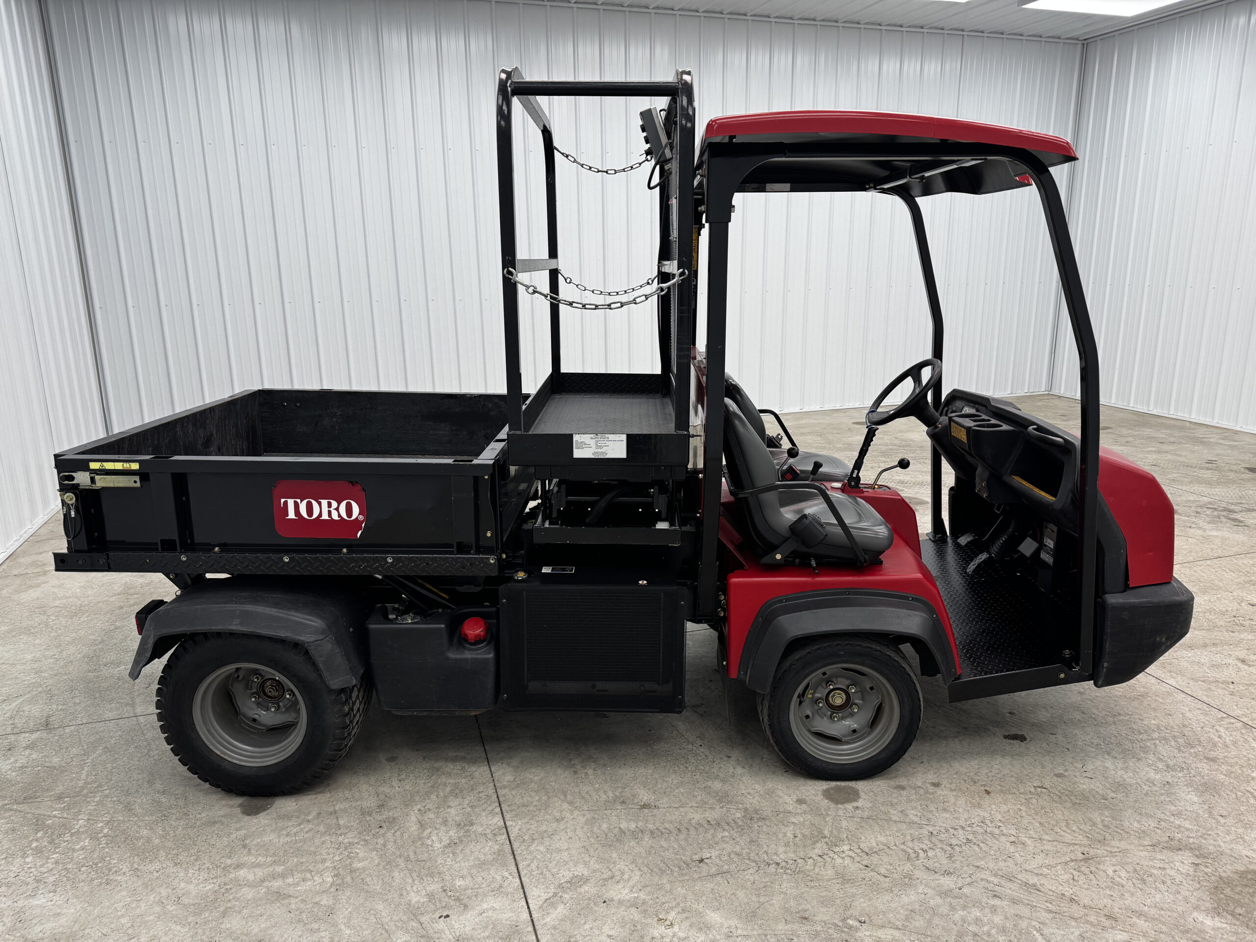2016 Toro Workman HDX Gas Automatic Transmission w/ Scissor Lift Bed - Image 6
