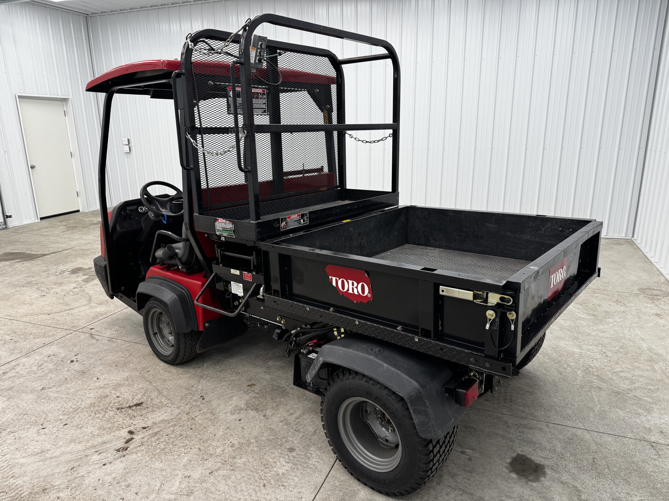 2016 Toro Workman HDX Gas Automatic Transmission w/ Scissor Lift Bed - Image 7