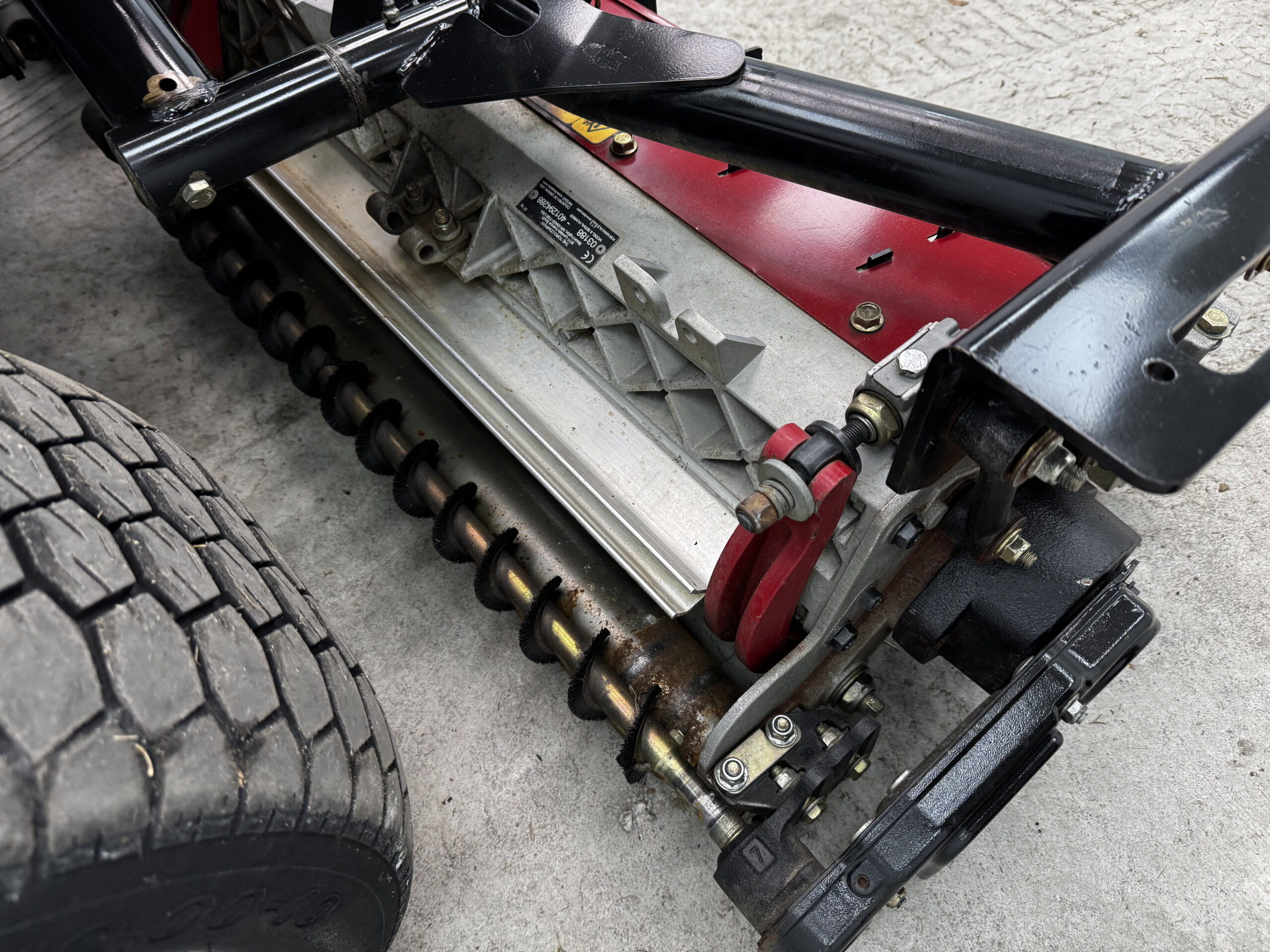 2018 Toro Reelmaster 3100 Diesel 3WD Sidewinder Triplex Mower - Image 8