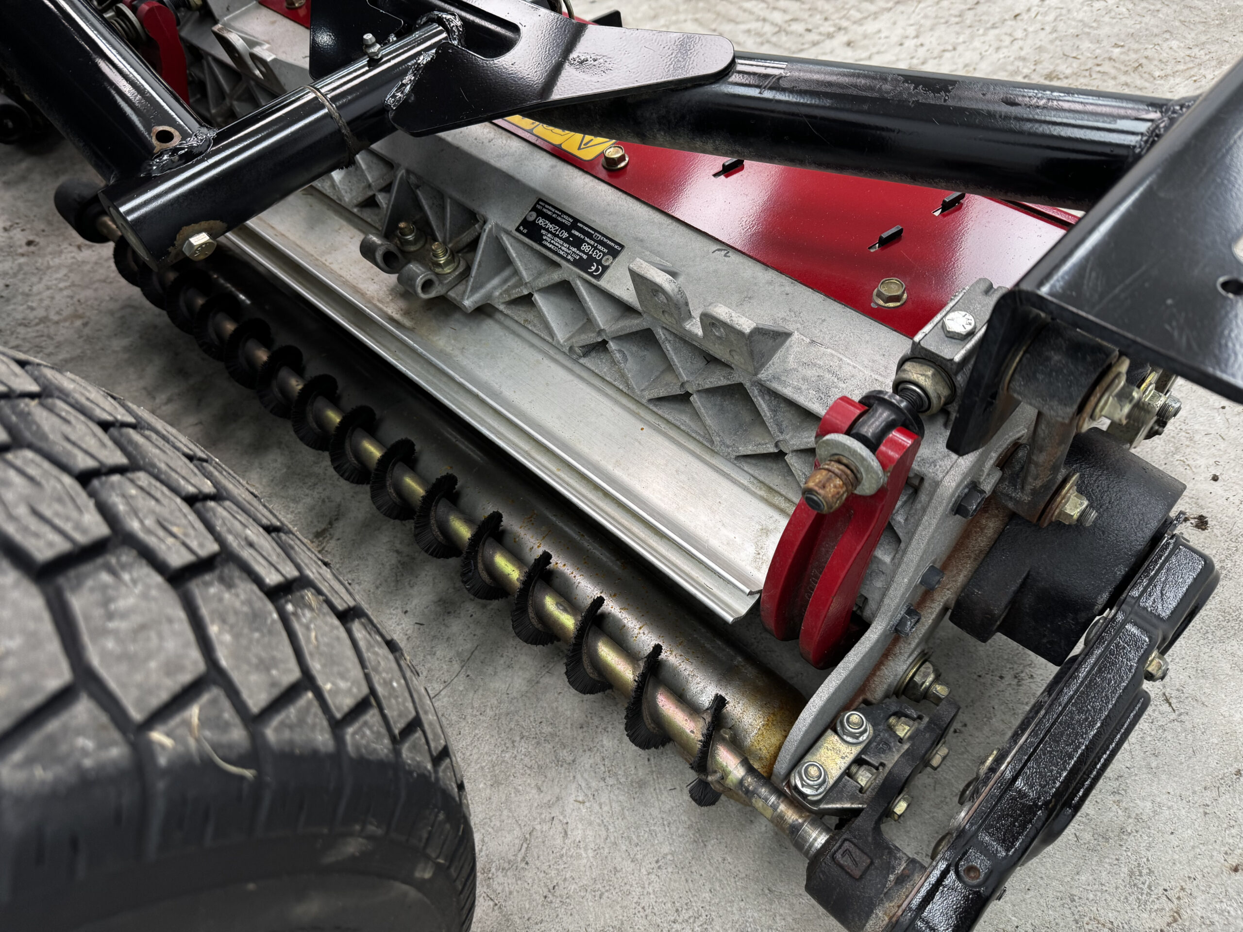 2018 Toro Reelmaster 3100 Diesel 3WD Sidewinder Triplex Mower - Image 8
