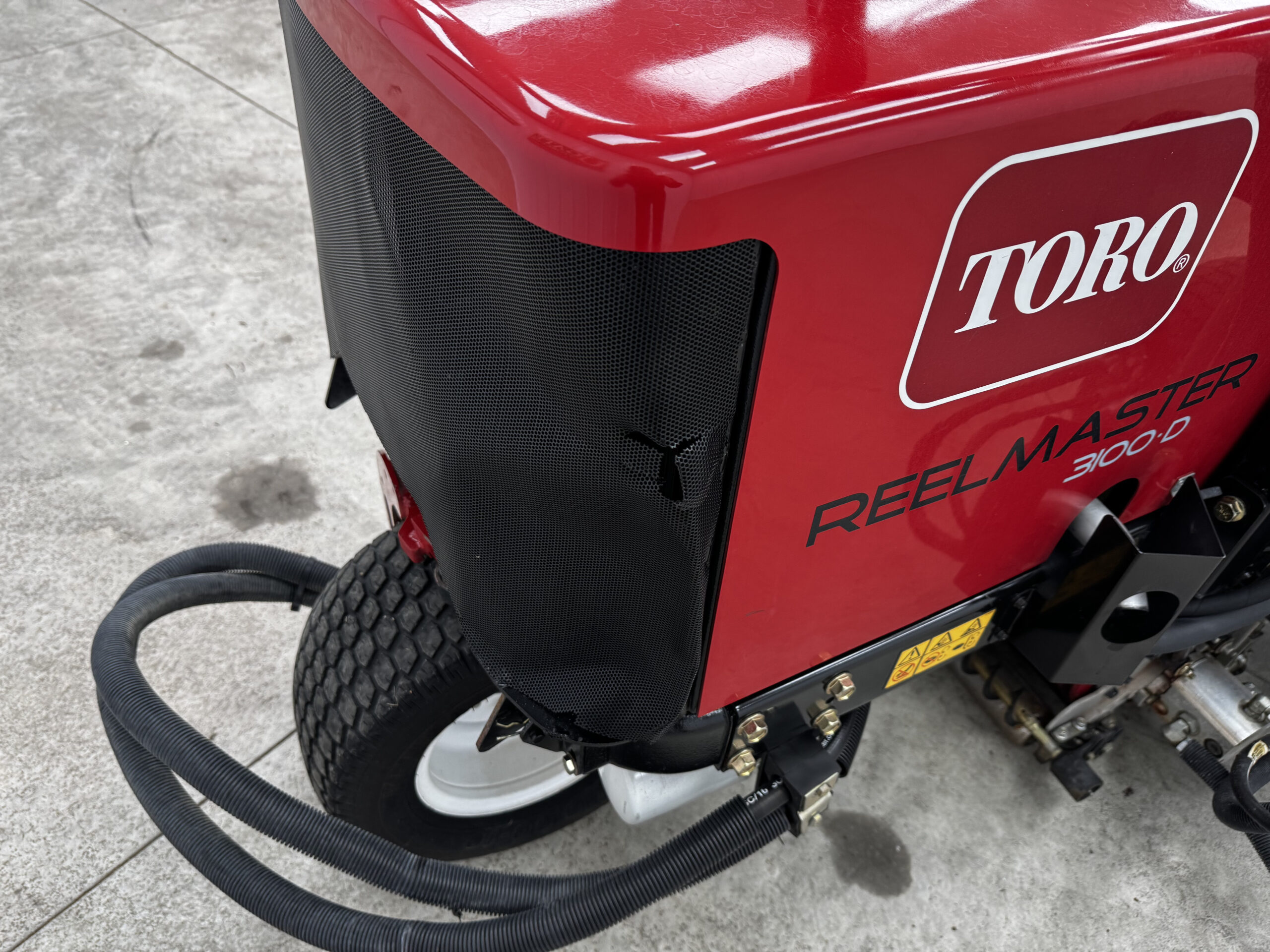 2018 Toro Reelmaster 3100 Diesel 3WD Sidewinder Triplex Mower - Image 9