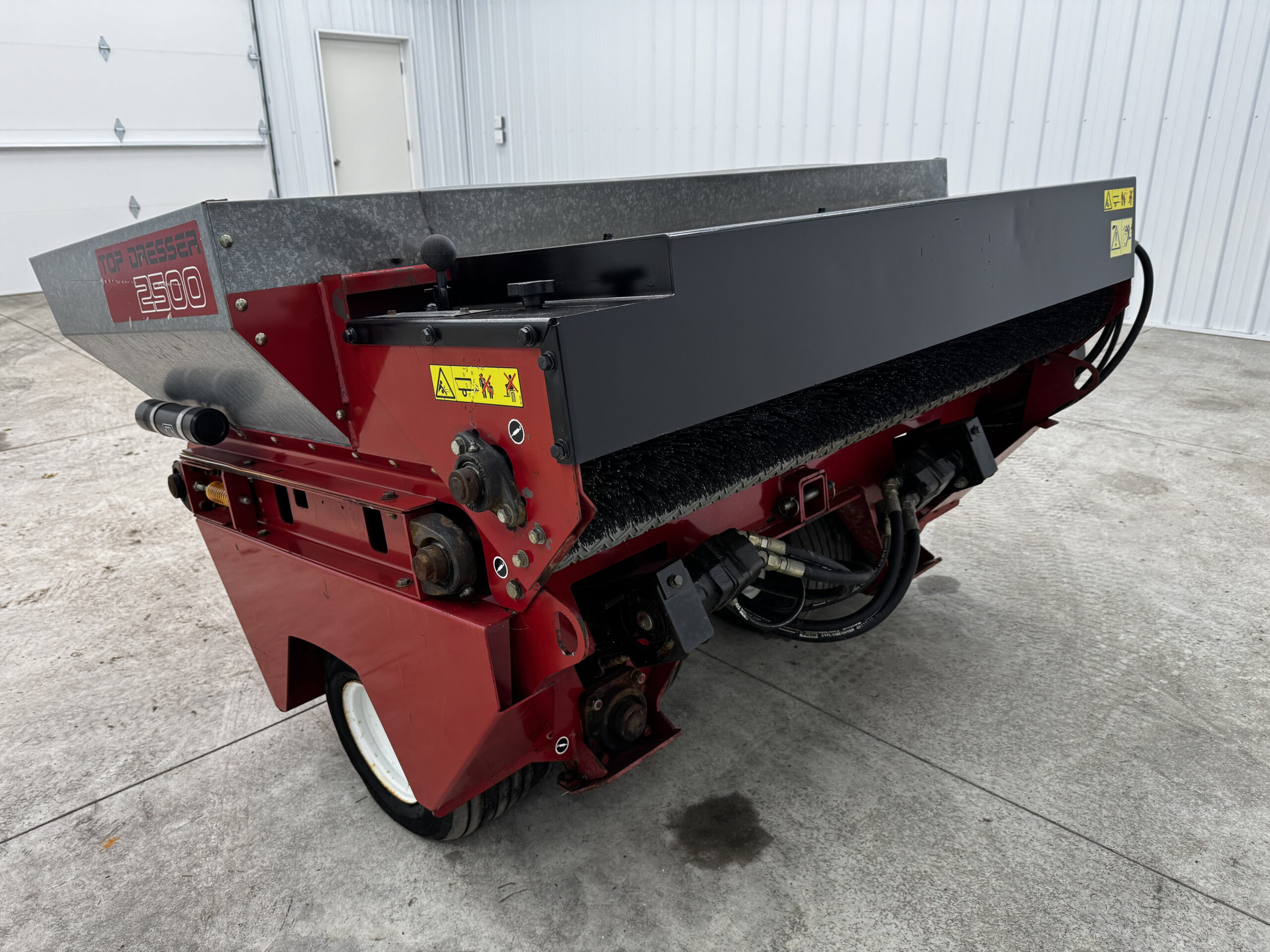 Toro Top Dresser 2500 Pull Behind Turf and Field Top Dresser - Image 5
