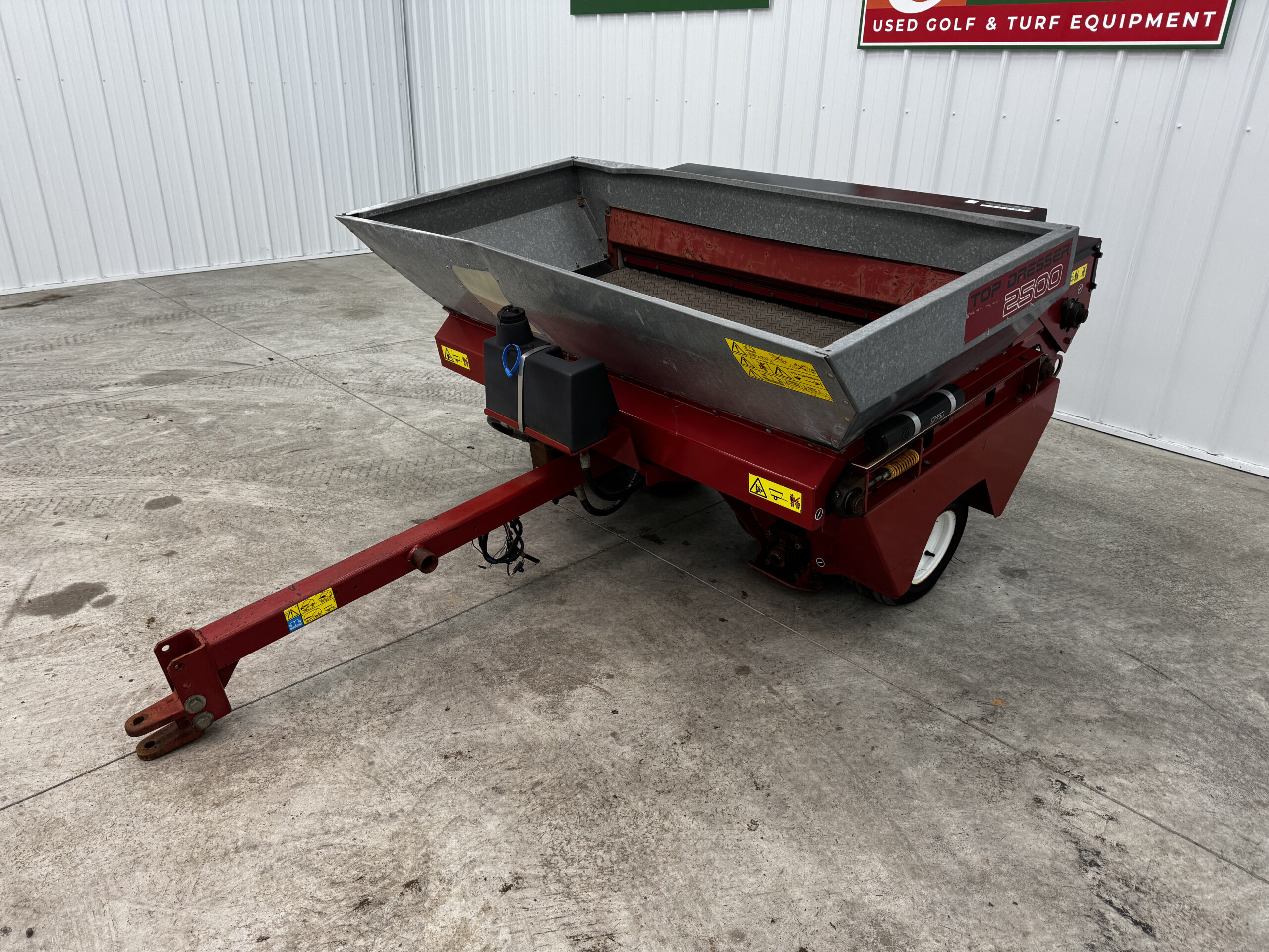 Toro Top Dresser 2500 Pull Behind Turf and Field Top Dresser - Image 2