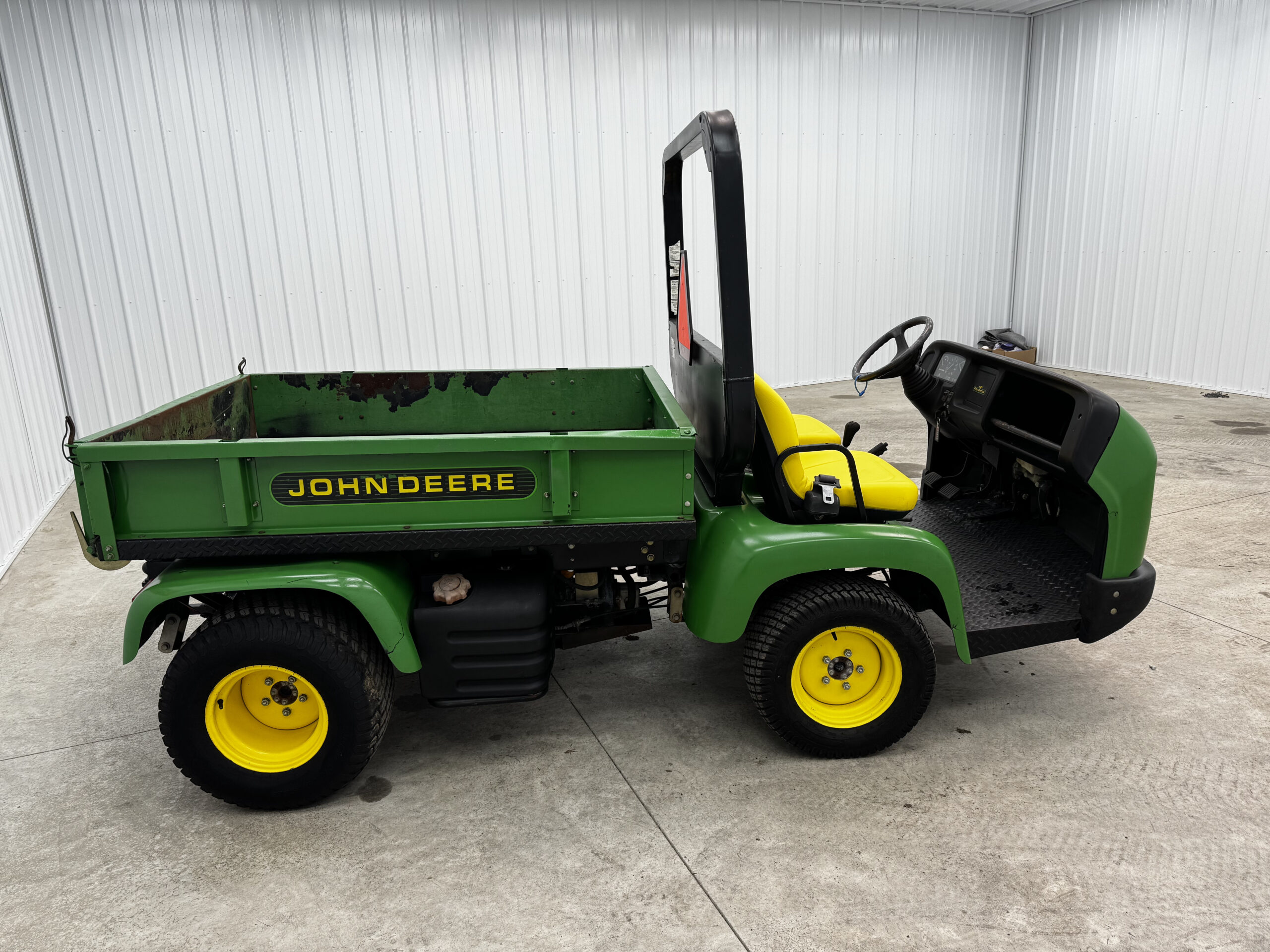 Pro Gator 2030A Diesel 2WD w/ Aux Hydraulics - John Deere - Image 5