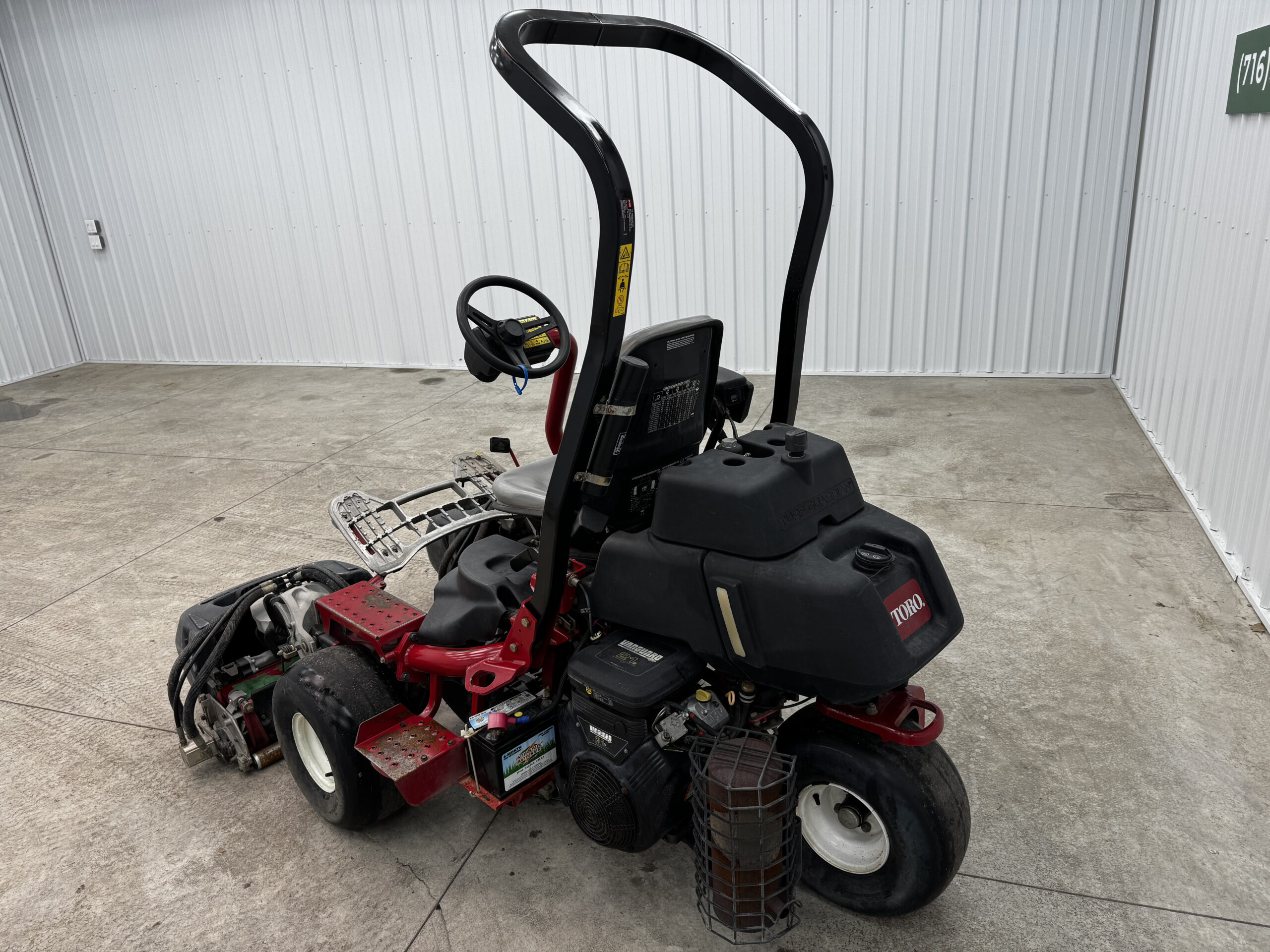2013 Greensmaster 3300 Gas 2WD Greensmower - Toro - Image 8