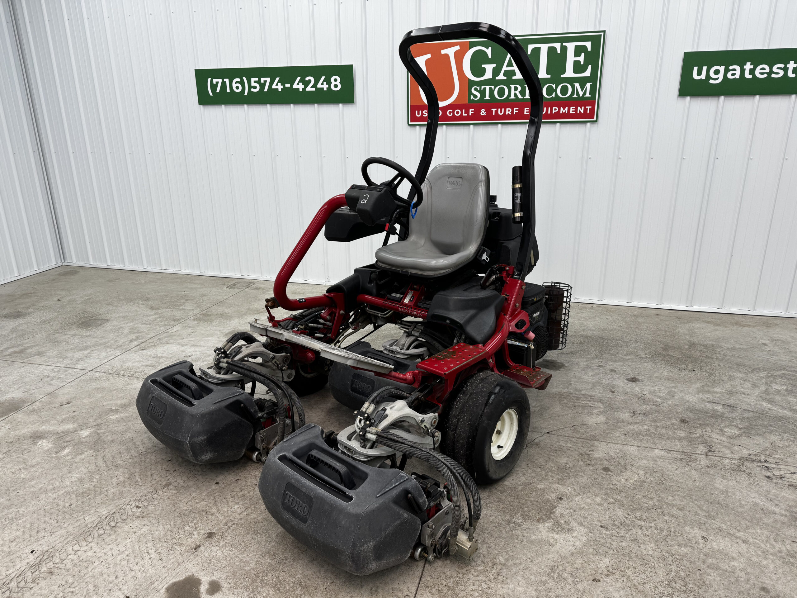 2013 Greensmaster 3300 Gas 2WD Greensmower - Toro - Image 2