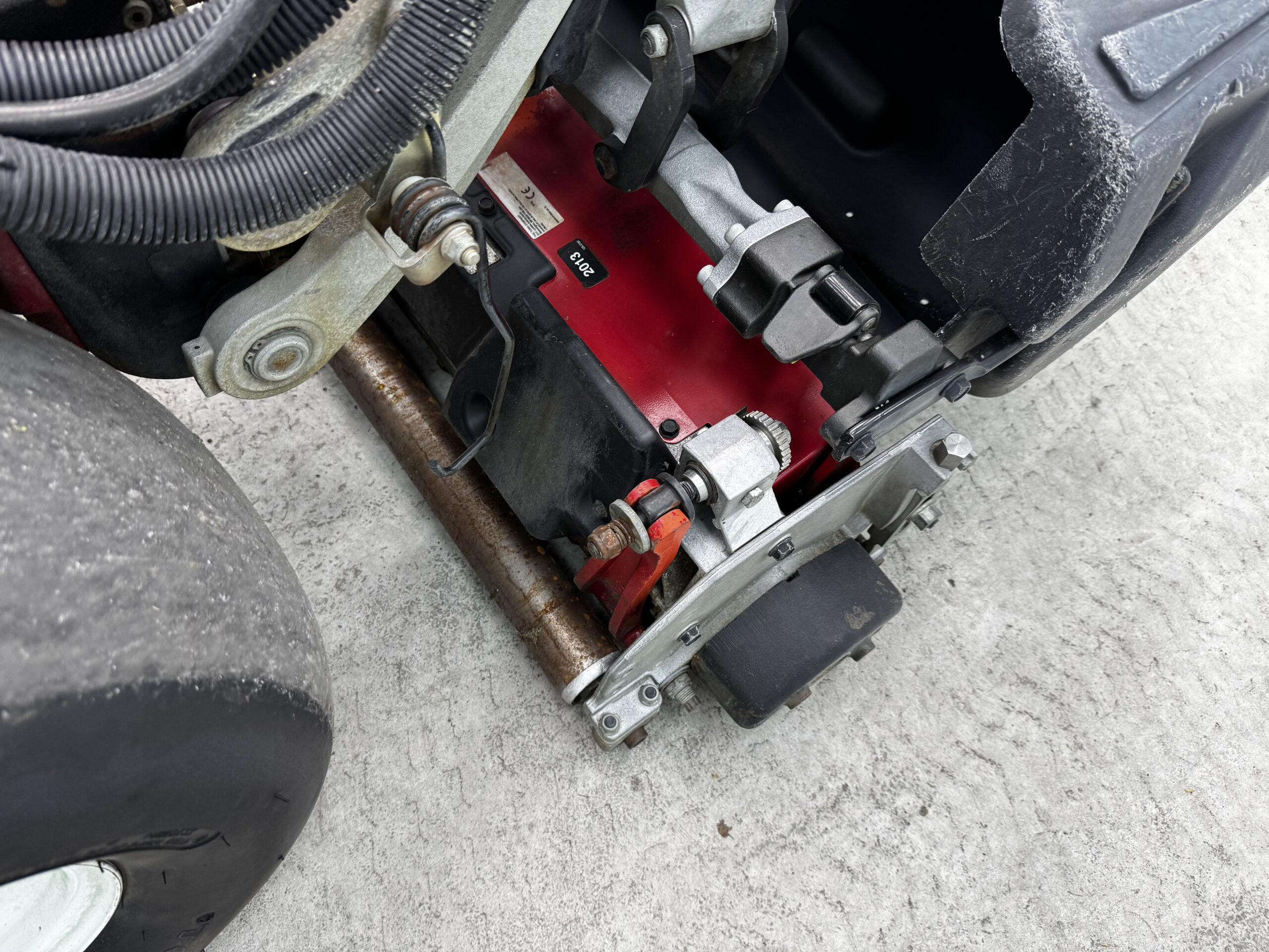 2013 Greensmaster TriFlex 3300 Greens Mower - Toro - Image 6