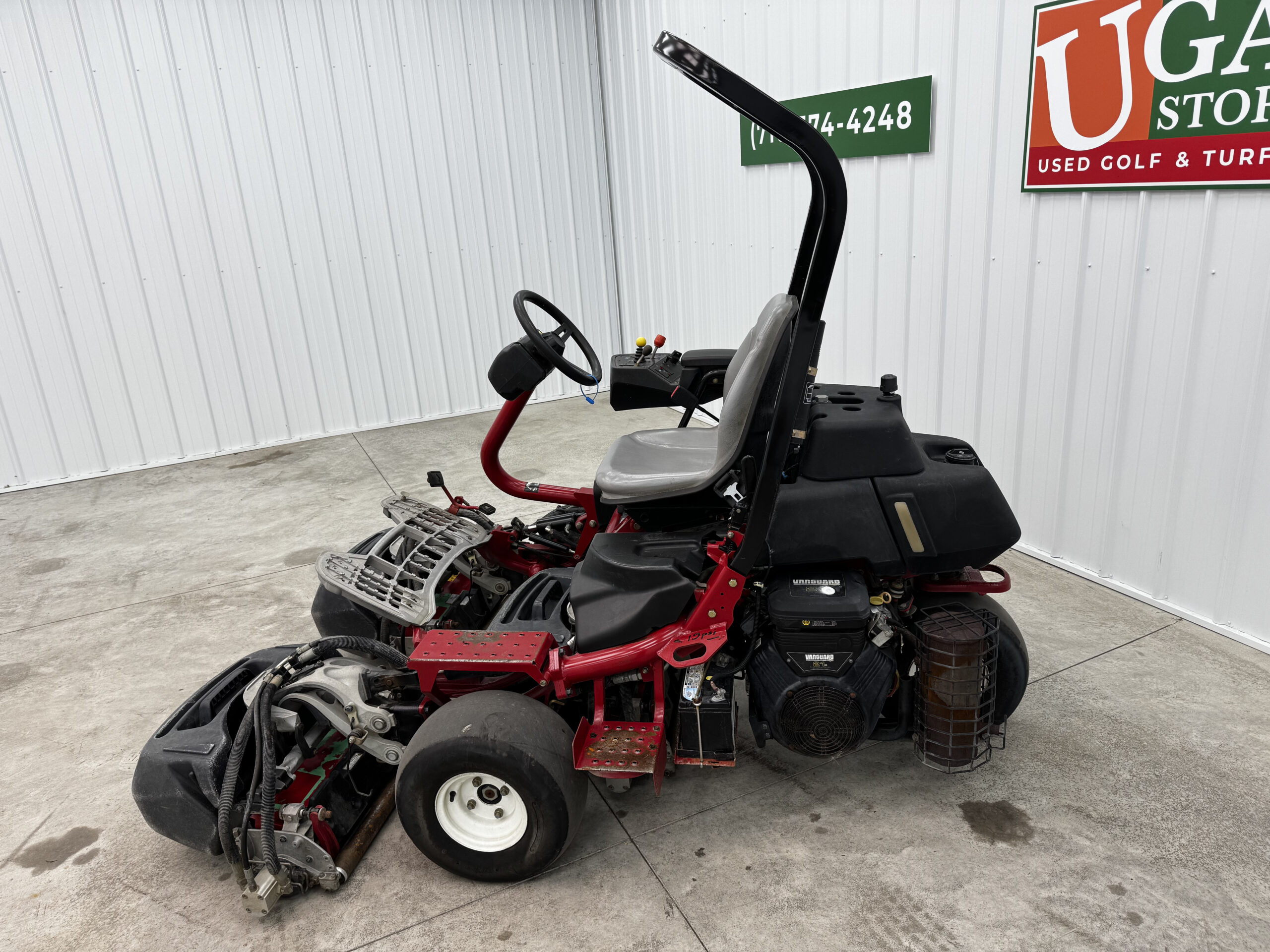 2013 Greensmaster Triflex 3300 Gas 2WD Greensmower - Toro - Image 4