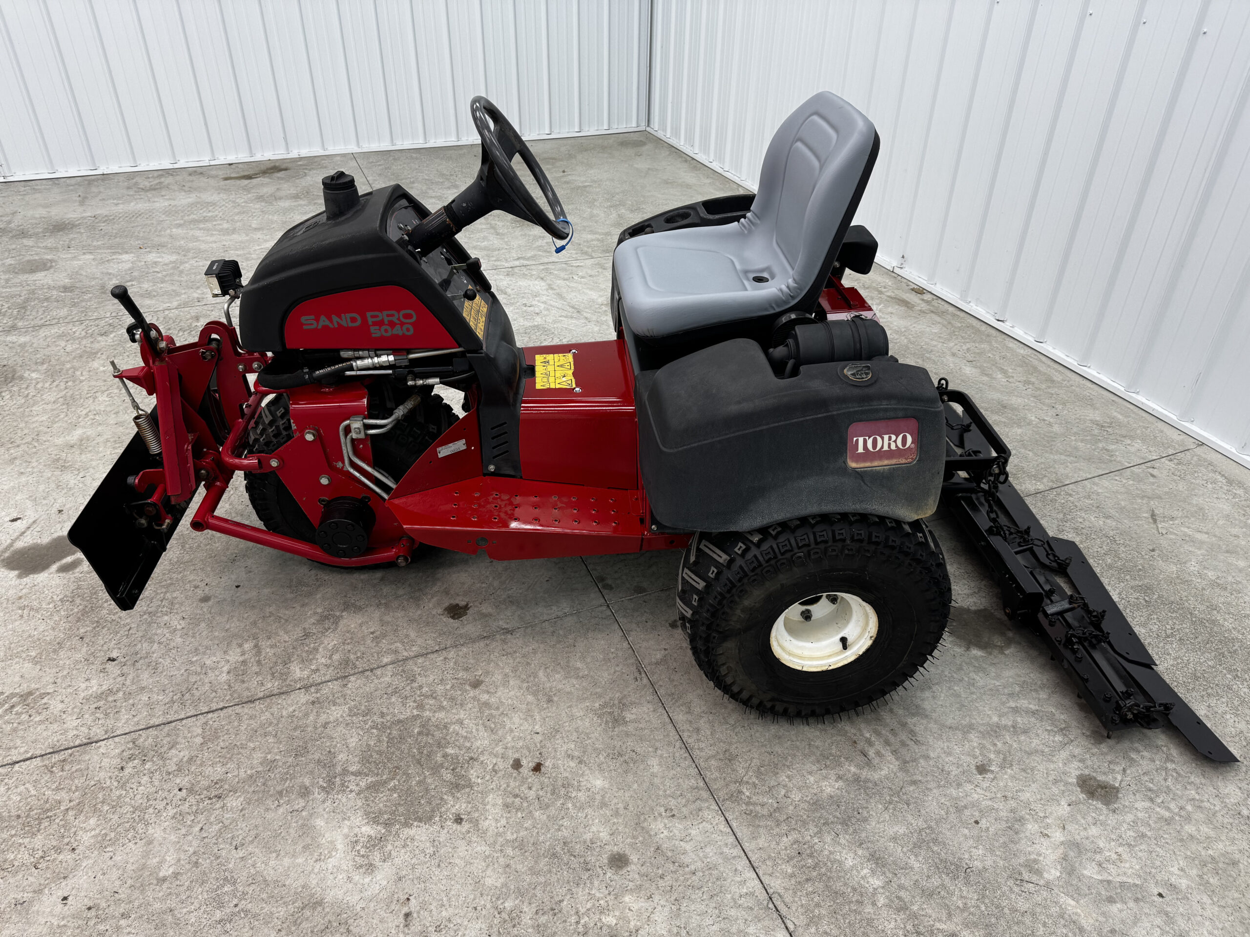 2007 Sand Pro 5040 3WD Field and Bunker Rake - Toro - Image 4