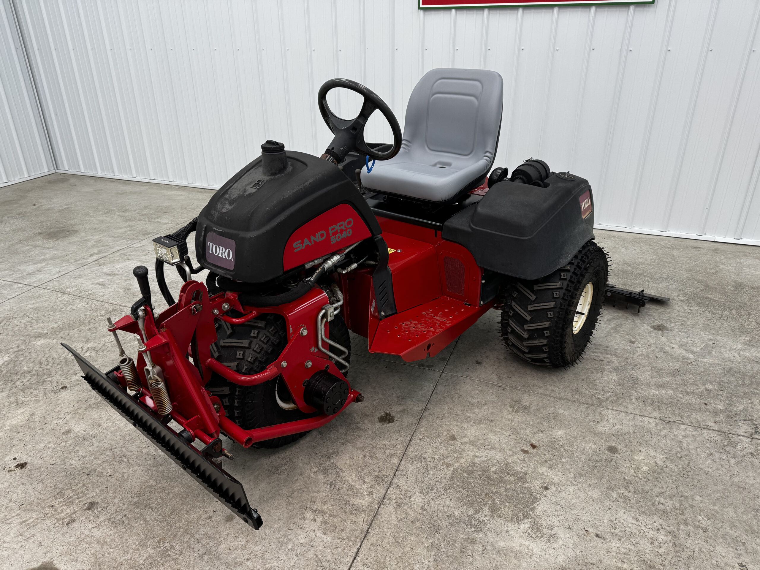 2007 Sand Pro 5040 3WD Field and Bunker Rake - Toro - Image 2