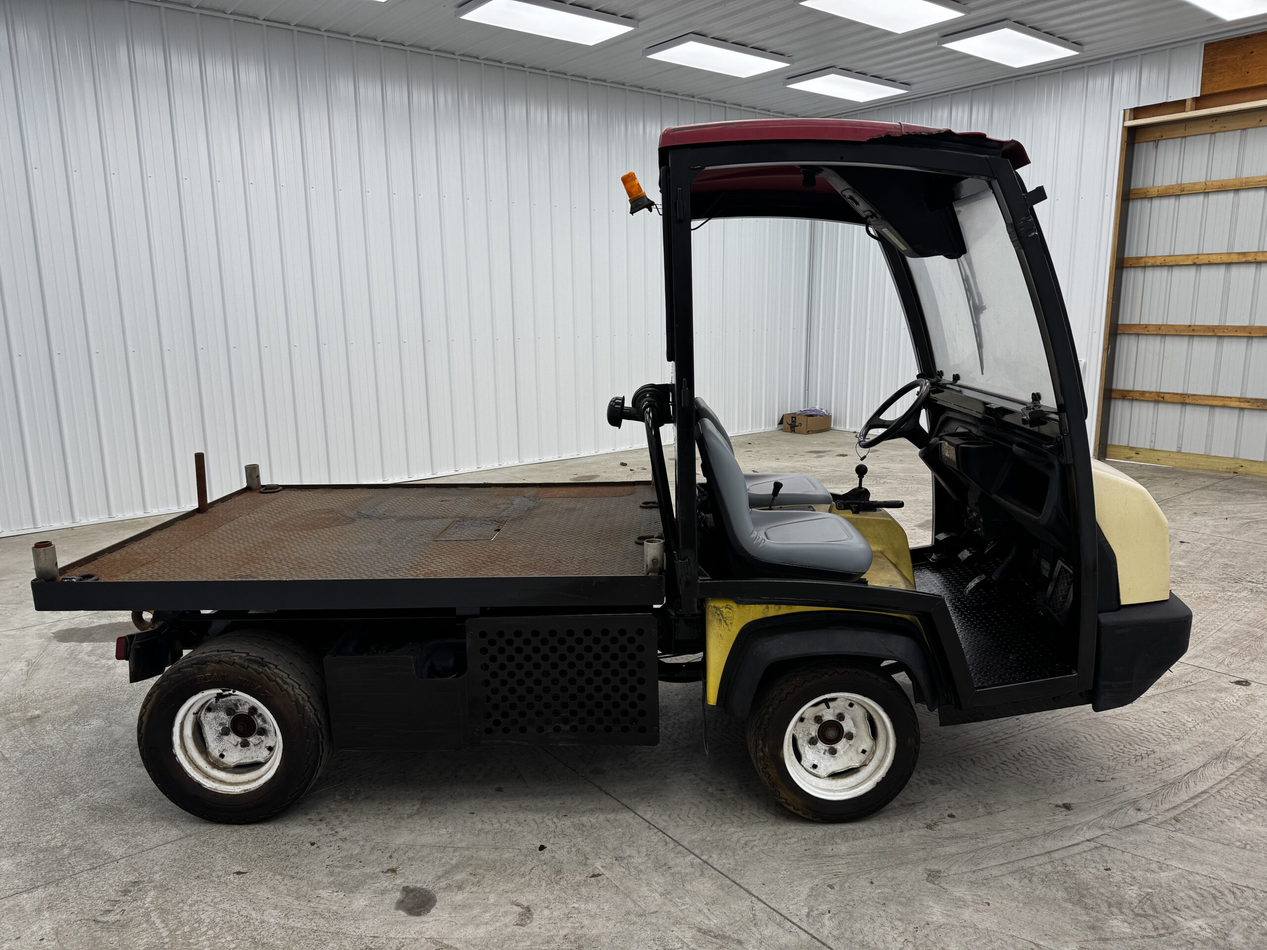 2012 Workman INDUSTRIAL HDX Diesel 2WD Fixed Flat Bed Utility Vehicle - Toro - Image 4