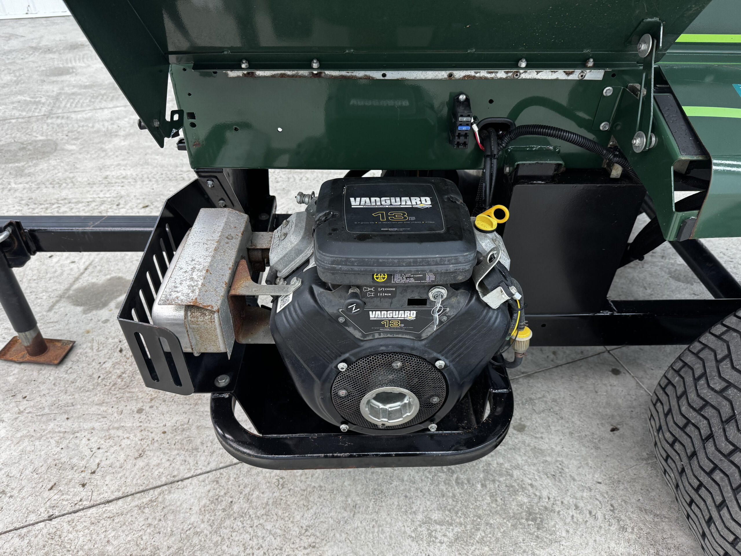 Widespin 1550 Pull Behind Top Dresser - turfco - Image 5