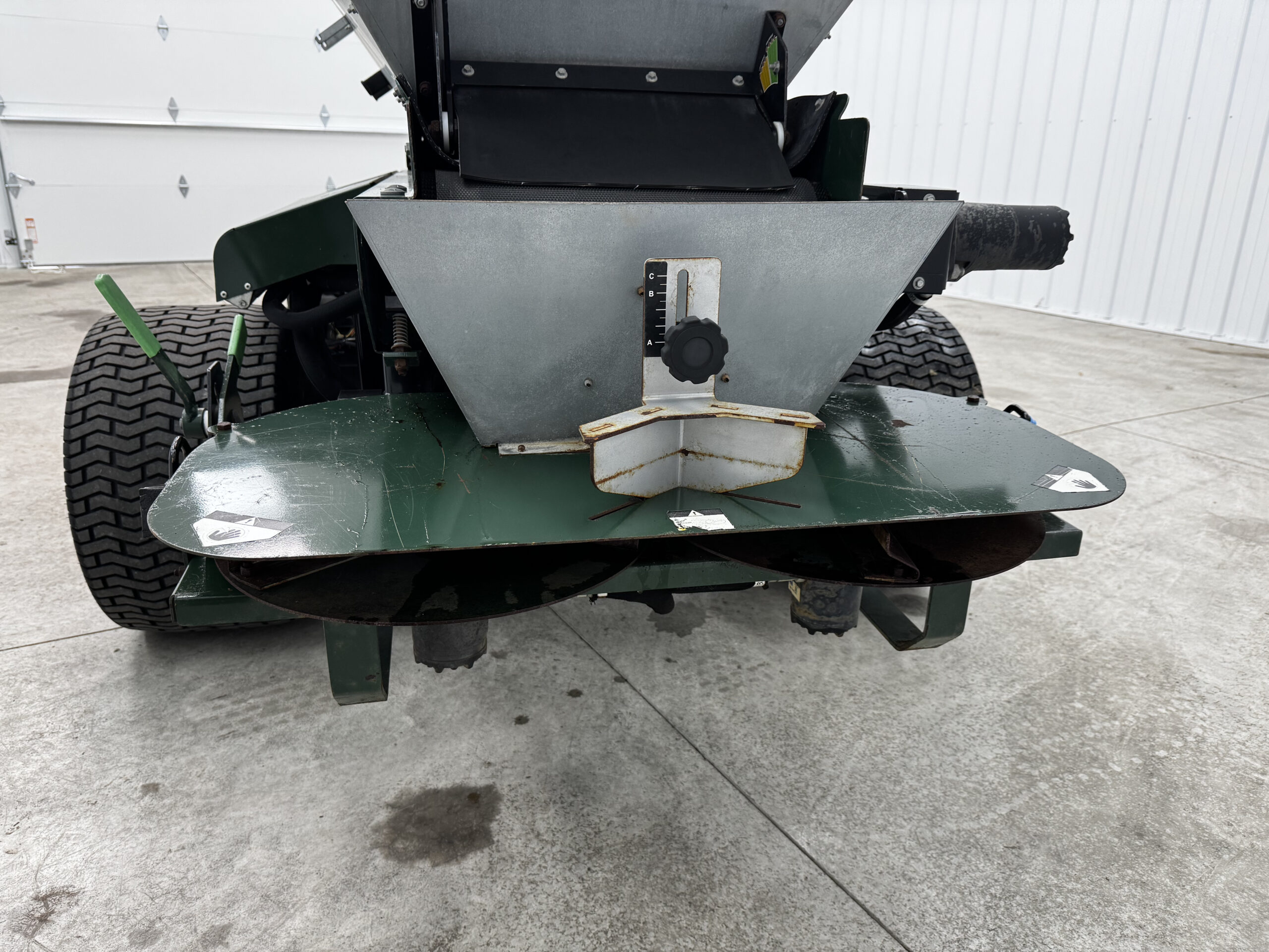 Widespin 1550 Pull Behind Top Dresser - turfco - Image 6