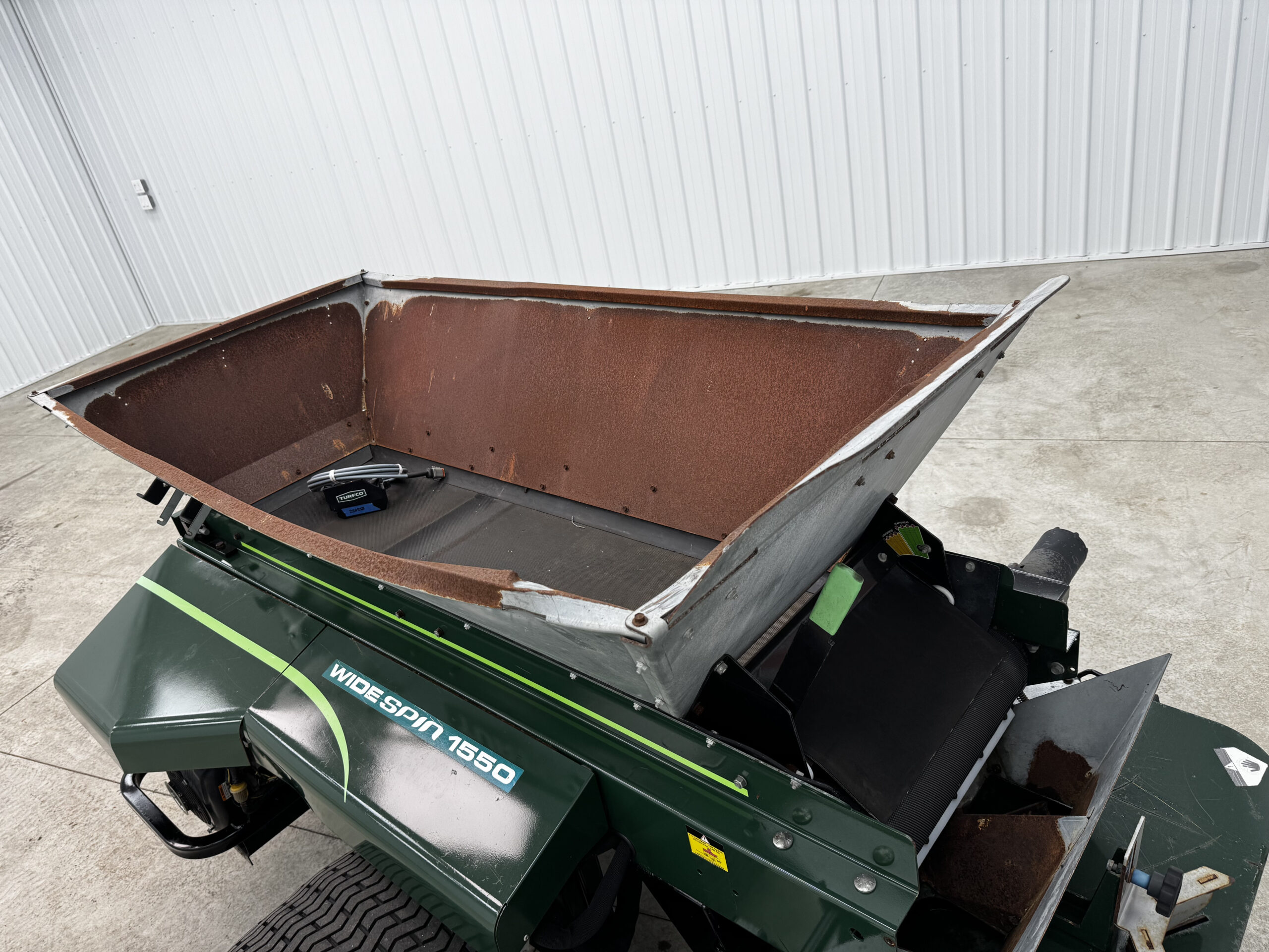 Widespin 1550 Pull Behind Top Dresser - turfco - Image 7