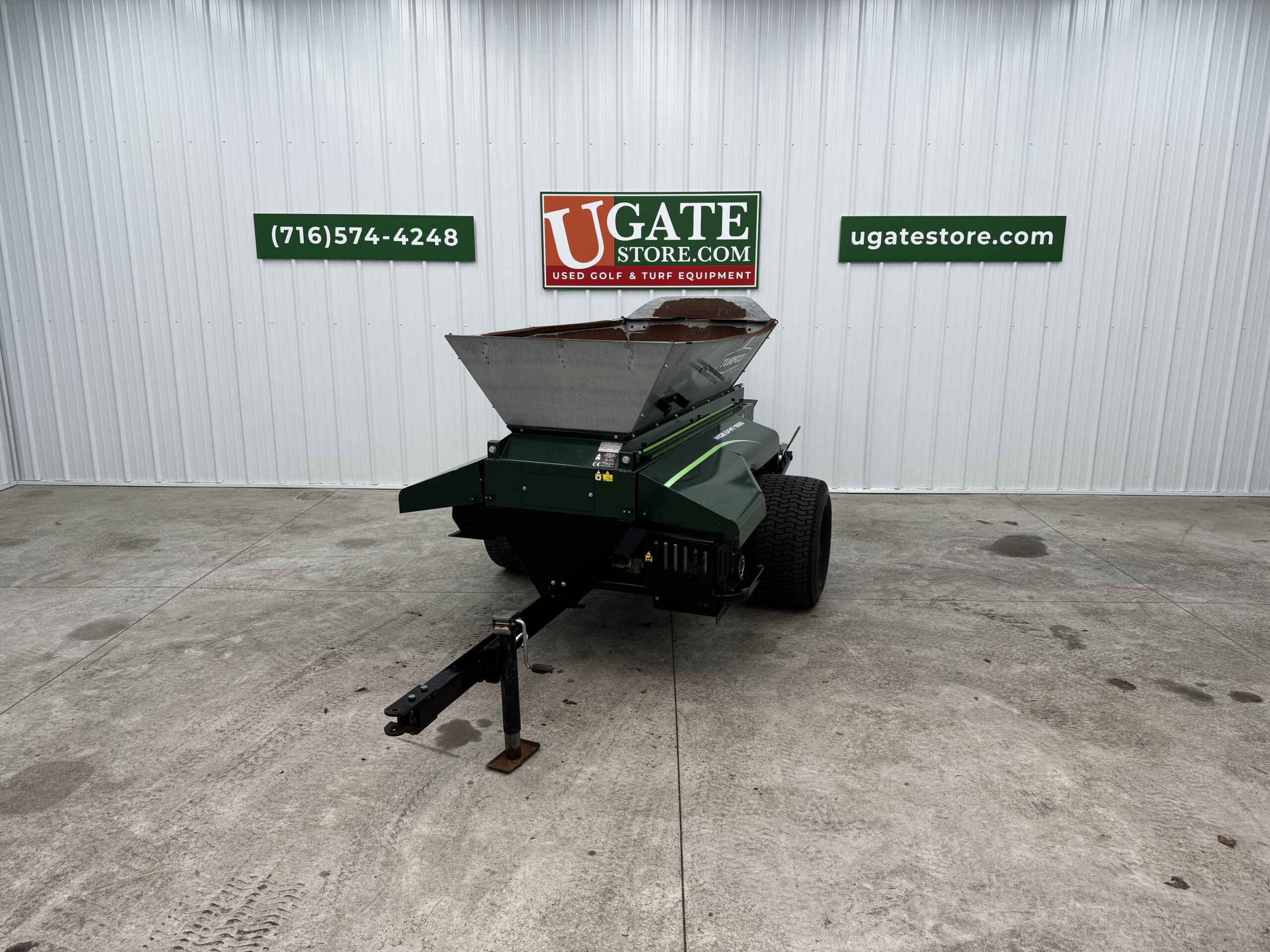 Widespin 1550 Pull Behind Top Dresser - turfco