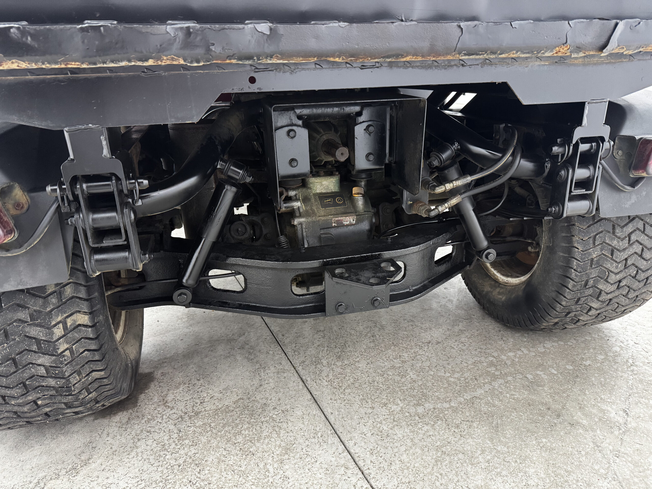 Toro Workman HDX Gas 2WD Utility Vehicle with PTO for Implements - Image 6