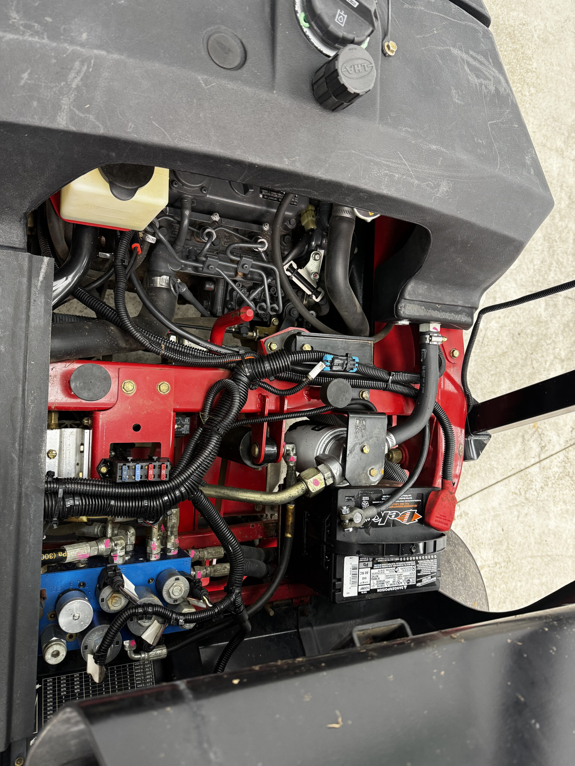 Toro Greensmaster 3250 Diesel 3WD Greensmower - Image 9