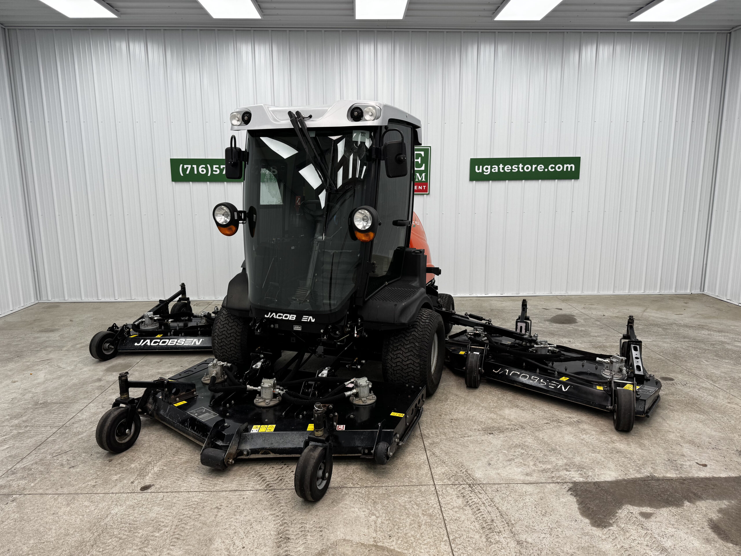 Jacobsen HR800 Diesel 4WD Climate Controlled Cab Wide Area Mower - Image 2
