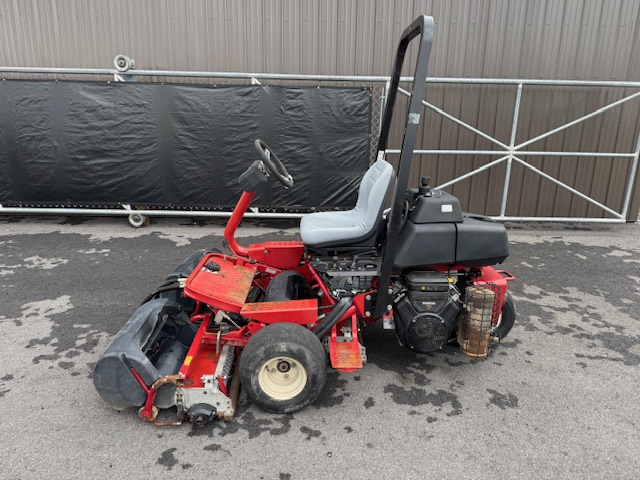 2013 Greensmaster 3150 Gas 2WD Greens Mower - Toro - Image 3