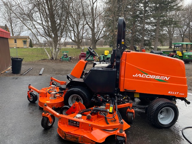 2014 R311T Diesel 4WD Wide Area Mower - Jacobsen - Image 2
