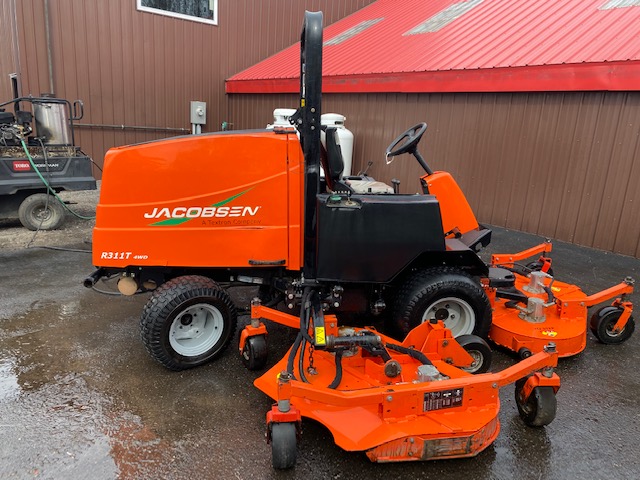 2014 R311T Diesel 4WD Wide Area Mower - Jacobsen - Image 9