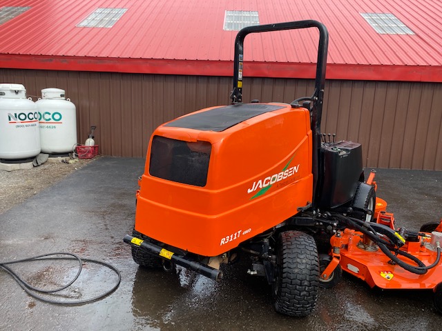 2014 R311T Diesel 4WD Wide Area Mower - Jacobsen - Image 11