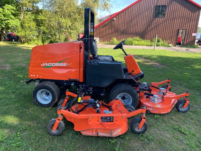 2015 R311T Diesel 4WD Wide Area Mower - Jacobsen - Image 2
