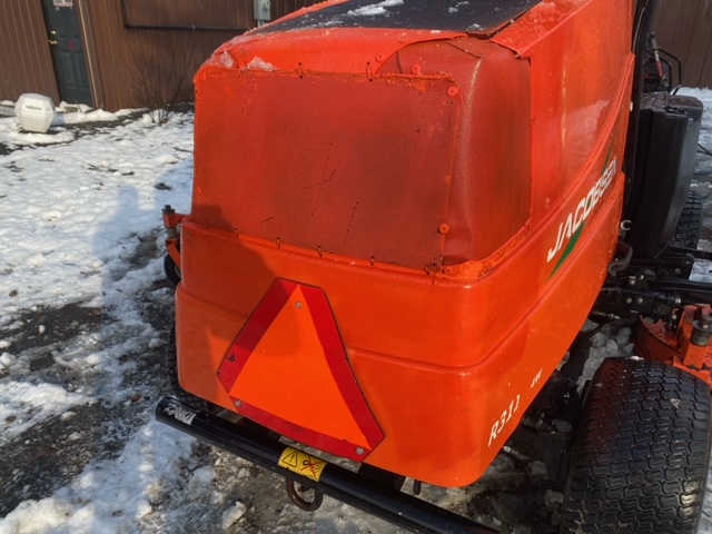 2015 R311T Diesel 4WD Wide Area Mower - Jacobsen - Image 12