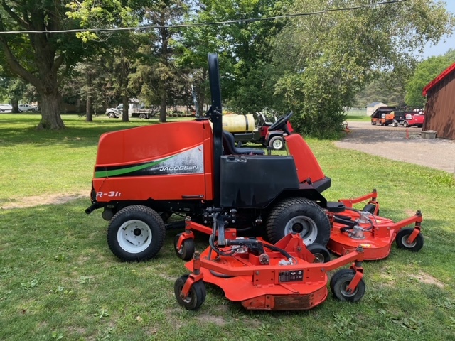 2011 R311T Diesel 4WD Wide Area Mower - Jacobsen - Image 2