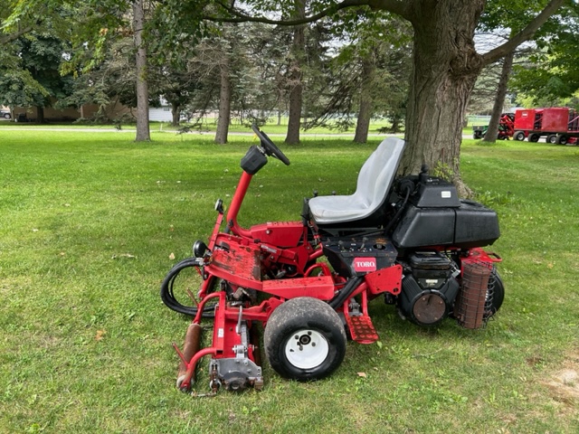 2013 Greensmaster 3150 Gas 2WD Greens Mower - Toro - Image 2