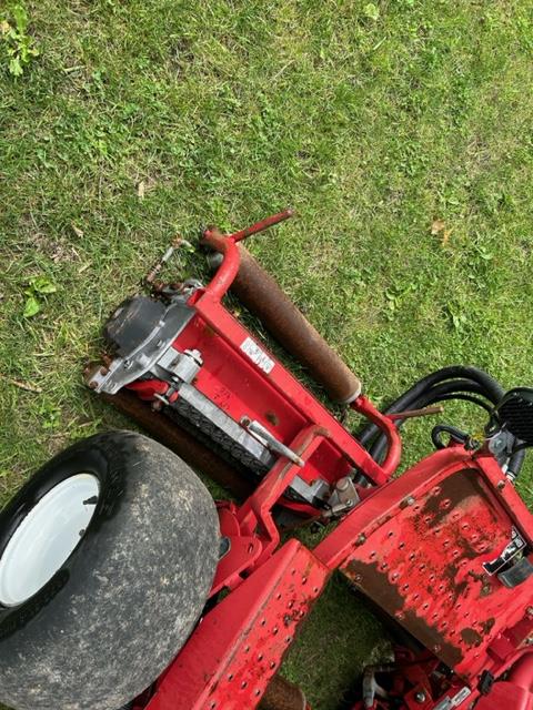 2013 Greensmaster 3150 Gas 2WD Greens Mower - Toro - Image 3
