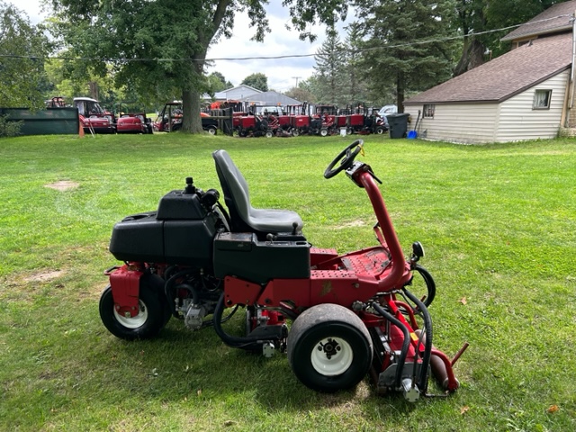 2013 Greensmaster 3150 Gas 2WD Greens Mower - Toro - Image 5