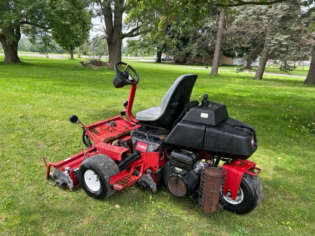 2013 Greensmaster 3150 Gas 2WD Greens Mower - Toro - Image 6