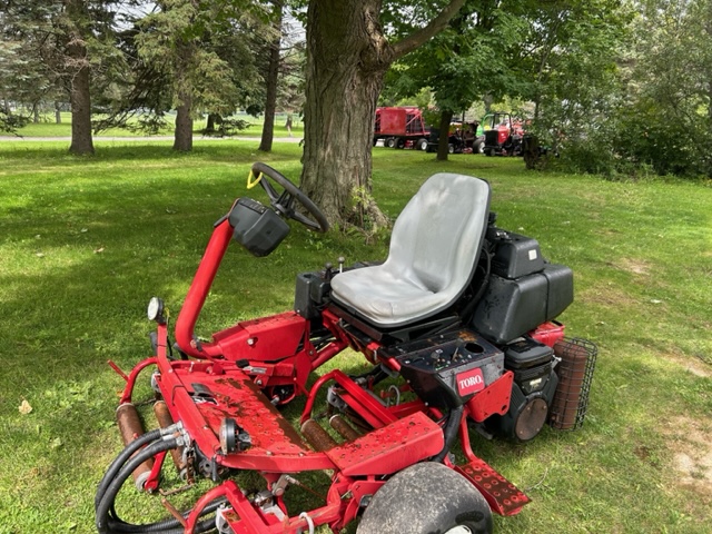 2013 Greensmaster 3150 Gas 2WD Greens Mower - Toro - Image 7