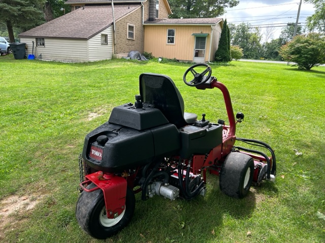 2013 Greensmaster 3150 Gas 2WD Greens Mower - Toro - Image 8