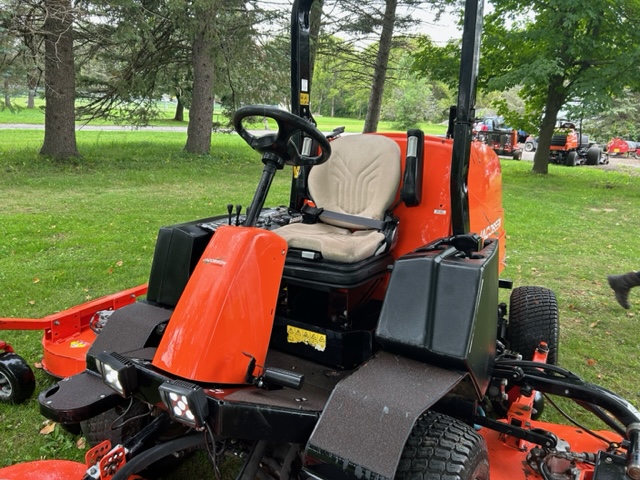 2015 R311-T Diesel 4WD Wide Area Mower - Jacobsen - Image 2
