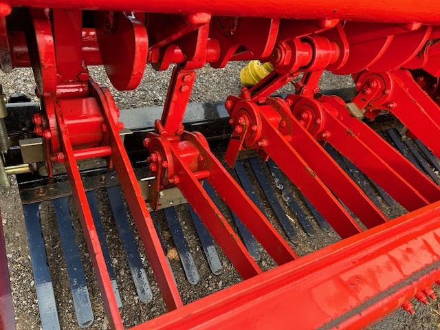 Verti-Core 2100 Tractor Driven Aerator - redexim - Image 4