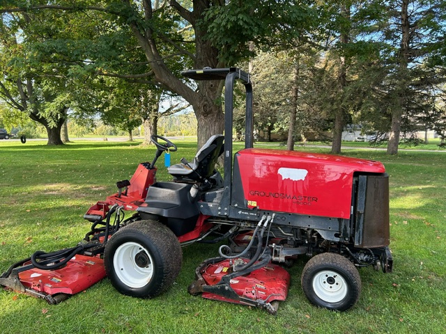 2006 Groundsmaster 4500 Diesel 4WD Contouring Mower - Toro - Image 3