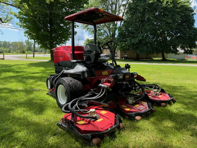 2014 Groundsmaster 4500 Diesel 4WD Contouring Mower - Toro - Image 4