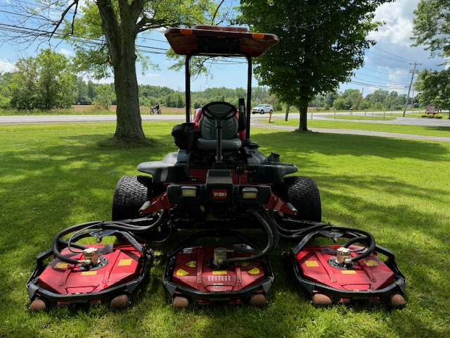 2014 Groundsmaster 4500 Diesel 4WD Contouring Mower - Toro - Image 5