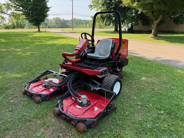 2009 Groundsmaster 3505 Diesel 2WD Contouring Rotary Mower - Toro - Image 2