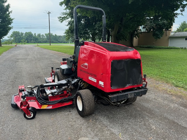 2017 Groundsmaster 4000 Diesel 4WD Wide Area Mower - Toro - Image 3