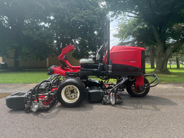 2013 Reelmaster 3550 Diesel Fairway and Turf Mower - Toro - Image 2