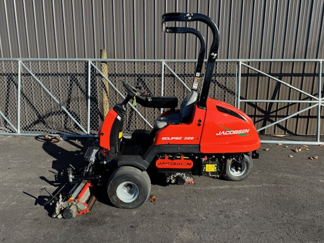 Eclipse 322 Hydraulic-Free 2WD Gas Riding Greens Mower - Jacobsen - Image 2