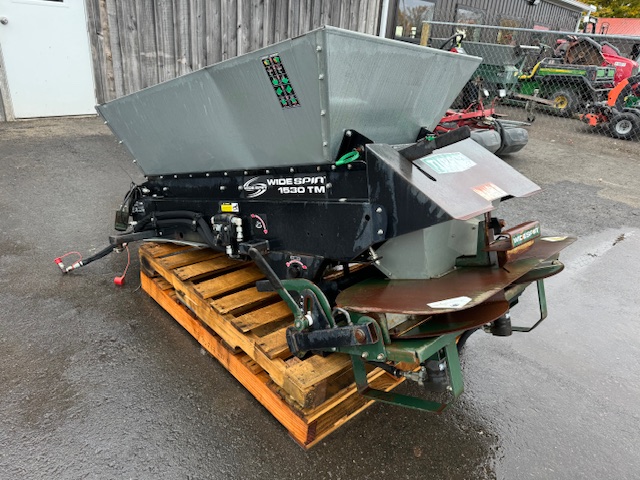 Widespin 1530 Broadcast Utility Mounted Top Dresser - turfco